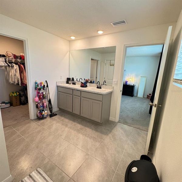 Furnished interior view inside a new home in Zephyr Ridge, Zephyrhills (Image 28).