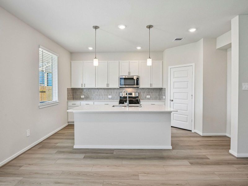 Photos are not of the actual home, but are photos of the builder home with same floorplan with similar interior finishes. Photos are not of the actual home, but are photos of the builder home with same floorplan with similar interior finishes.