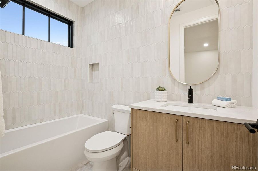 Upstairs secondary bath