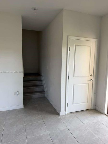 Spacious, unfurnished interior of a new home in , Miami (Image 9).