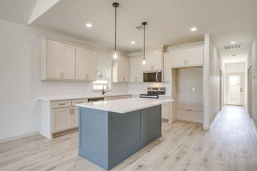 Furnished interior view inside a new home in , Granbury (Image 5). Furnished interior view inside a new home in , Granbury (Image 5).
