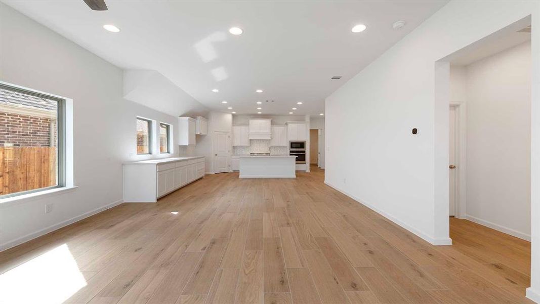 Spacious, unfurnished interior of a new home in Avondale, Fate (Image 10).