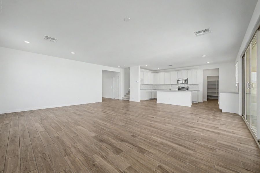 Spacious, unfurnished interior of a new home in Bentridge, Buckeye (Image 9). Spacious, unfurnished interior of a new home in Bentridge, Buckeye (Image 9).
