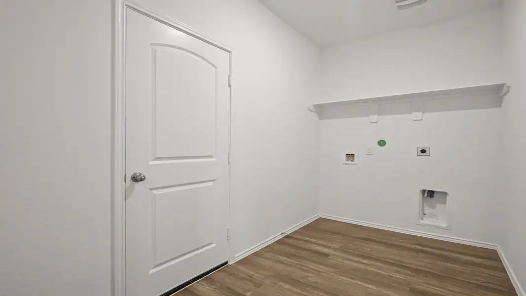Spacious, unfurnished interior of a new home in The Canopies, Splendora (Image 8). Spacious, unfurnished interior of a new home in The Canopies, Splendora (Image 8).