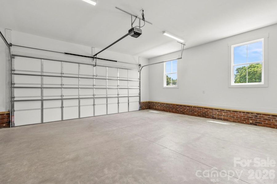 Spacious, unfurnished interior of a new home in , Lincolnton (Image 40).