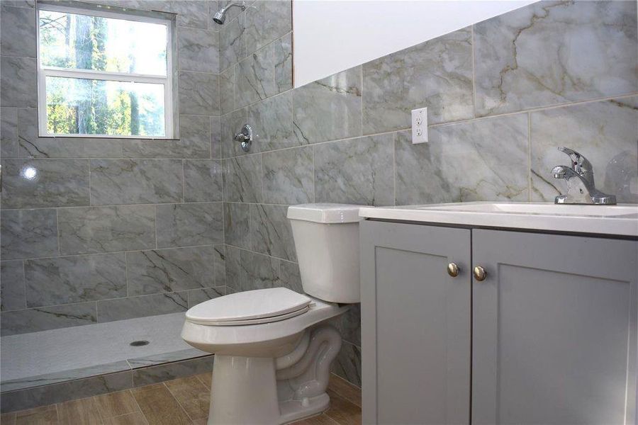 Furnished interior view inside a new home in , Cleveland (Image 7).