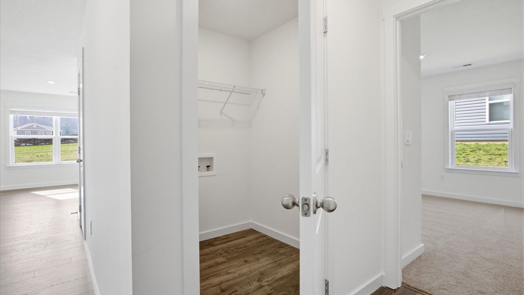 Spacious, unfurnished interior of a new home in Emory Creek, Harriman (Image 19).