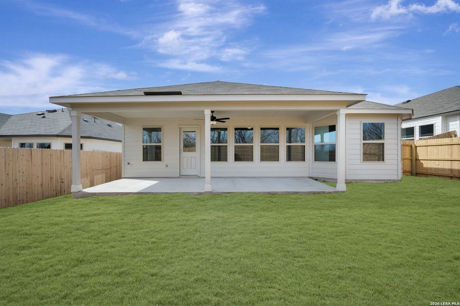 Exterior details and patio area of a home in Greenspoint Heights, Seguin (Image 3).