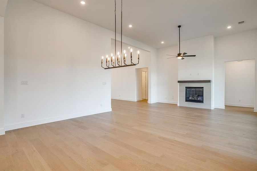 Spacious, unfurnished interior of a new home in Waterfall Ranch, Waxahachie (Image 26). Spacious, unfurnished interior of a new home in Waterfall Ranch, Waxahachie (Image 26).