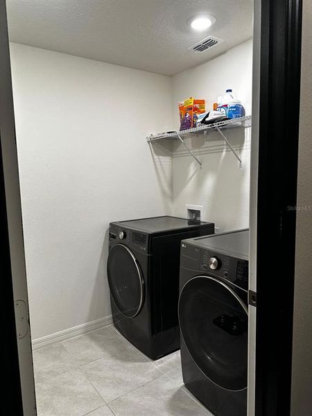 Close-up of interior finishes inside a home in , Haines City (Image 4).