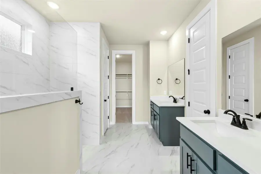 Furnished interior view inside a new home in East View Farms, Georgetown (Image 11).