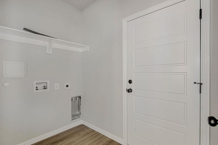 Spacious, unfurnished interior of a new home in , Fort Worth (Image 10).