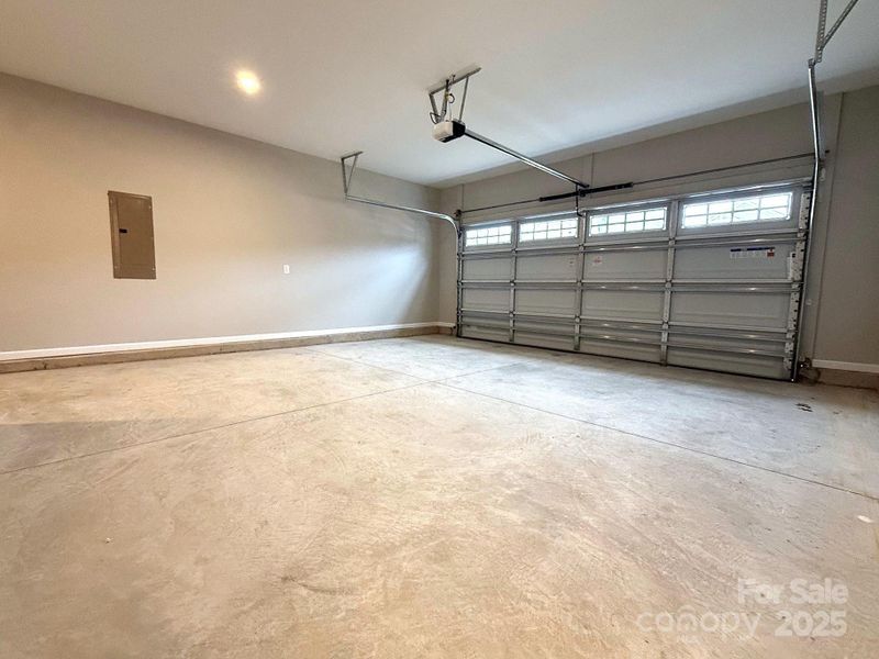Spacious, unfurnished interior of a new home in Roseshire Chase, Huntersville (Image 34).