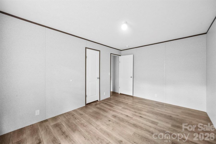 Spacious, unfurnished interior of a new home in , Kings Mountain (Image 20).
