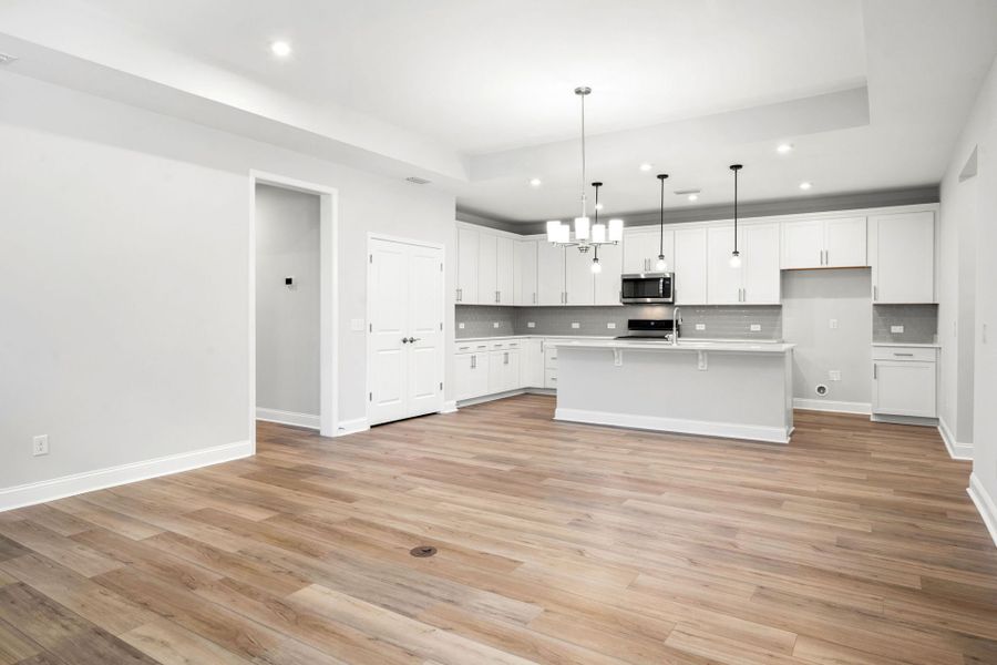 Spacious, unfurnished interior of a new home in Sun City Hilton Head, Bluffton (Image 9).