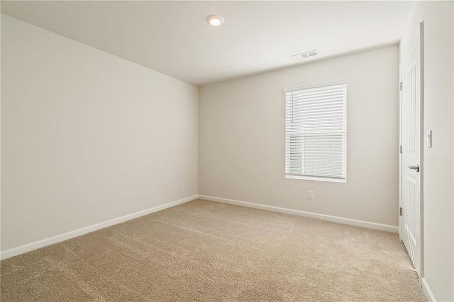 Spacious, unfurnished interior of a new home in , Acworth (Image 32).