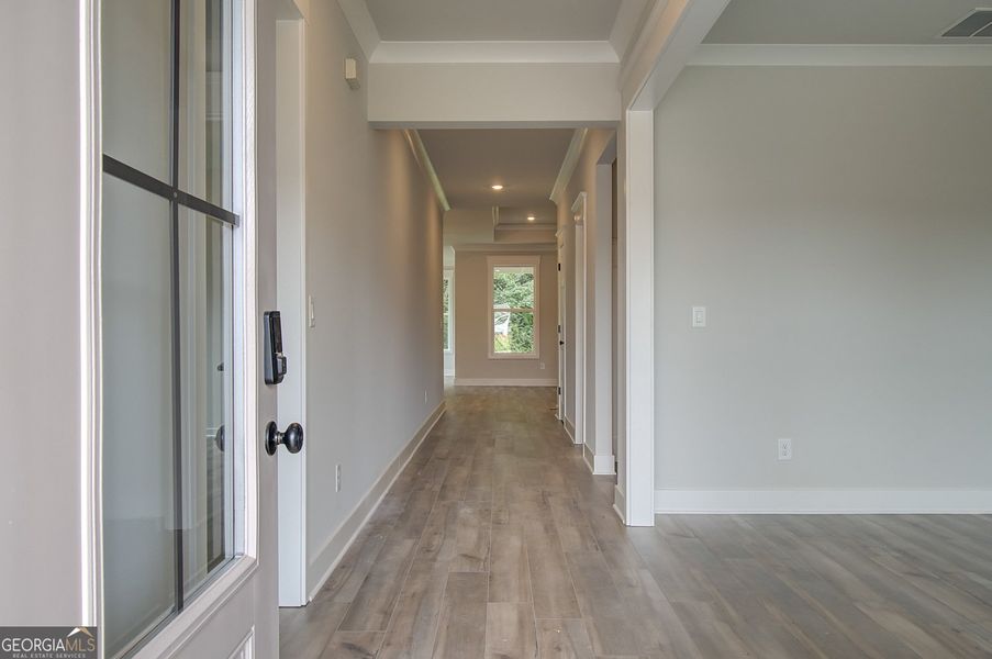 Spacious, unfurnished interior of a new home in Ponderosa Farms Reserve, Gainesville (Image 19).