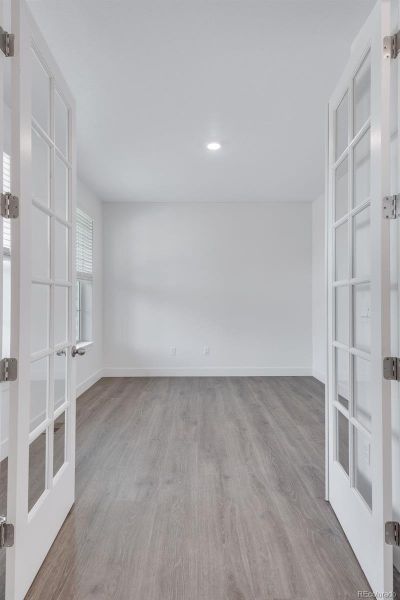 Spacious, unfurnished interior of a new home in Vantage, Berthoud (Image 23).