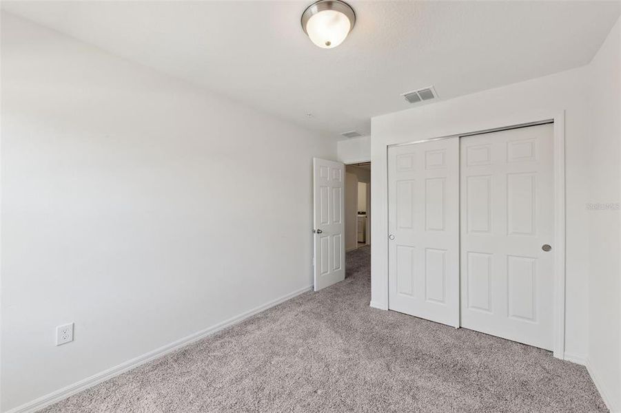 Spacious, unfurnished interior of a new home in , Orlando (Image 25).