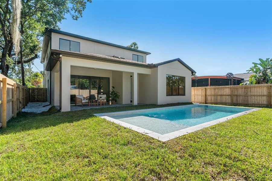 Exterior details and patio area of a home in , Orlando (Image 34).