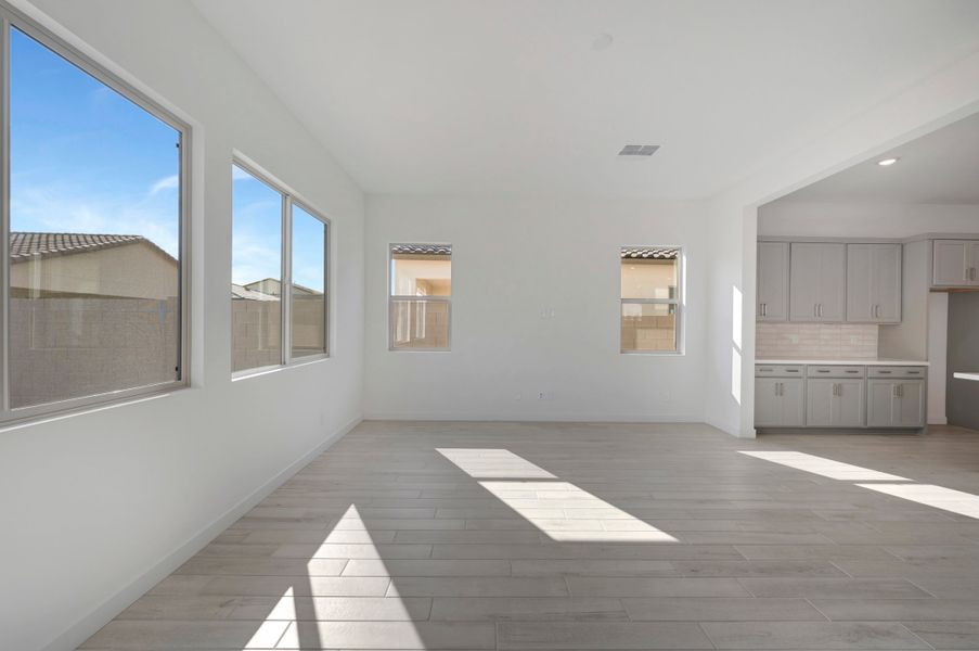 Spacious, unfurnished interior of a new home in Soleo, San Tan Valley (Image 19). Spacious, unfurnished interior of a new home in Soleo, San Tan Valley (Image 19).