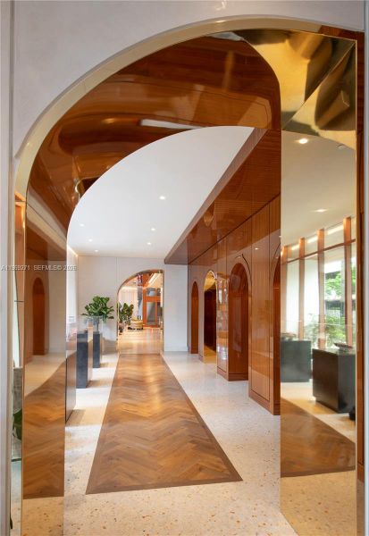 Community amenities in Mr. C Residences, Miami (Image 49).