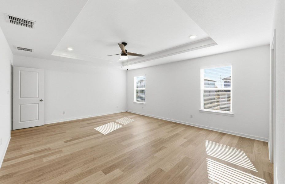 Spacious, unfurnished interior of a new home in Cameron Place, Manor (Image 14).