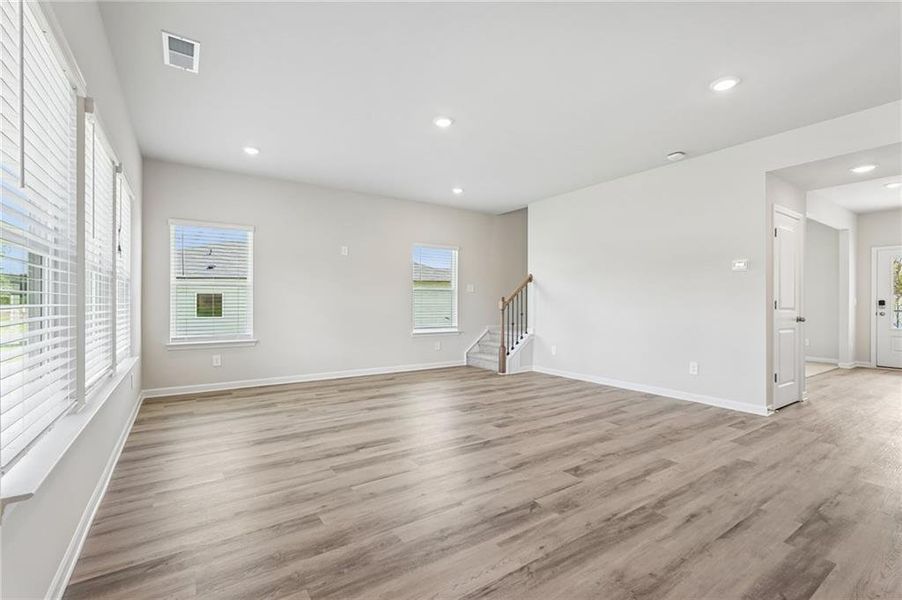 Spacious, unfurnished interior of a new home in Northwoods at Mirror Lake, Villa Rica (Image 44).