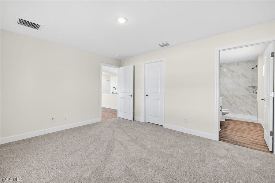 Spacious, unfurnished interior of a new home in Cape Coral, Cape Coral (Image 18).