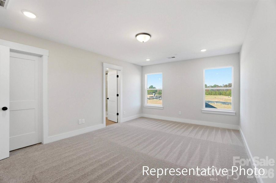 Spacious, unfurnished interior of a new home in Harrisburg Village, Harrisburg (Image 18).