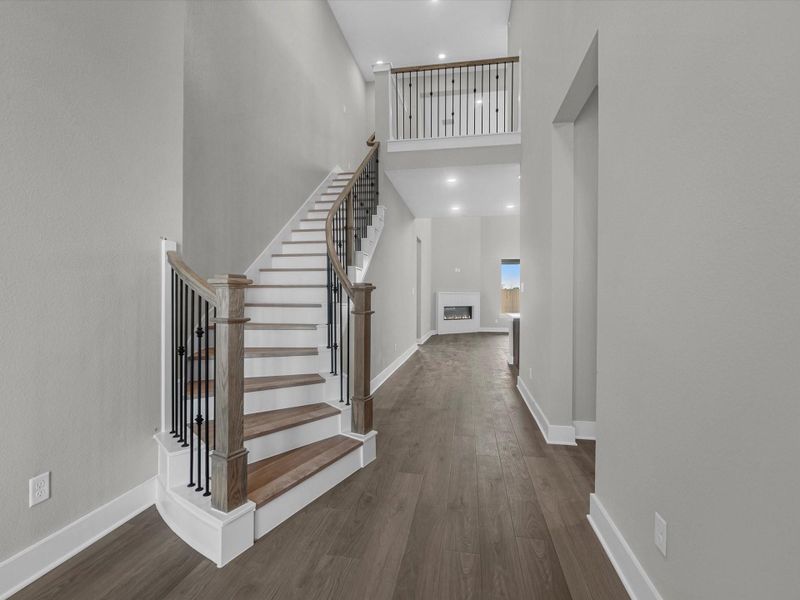 Spacious, unfurnished interior of a new home in Sienna 60’, Missouri City (Image 26).
