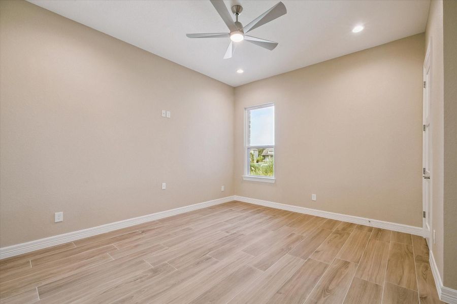 Spacious, unfurnished interior of a new home in , Kemah (Image 37). Spacious, unfurnished interior of a new home in , Kemah (Image 37).