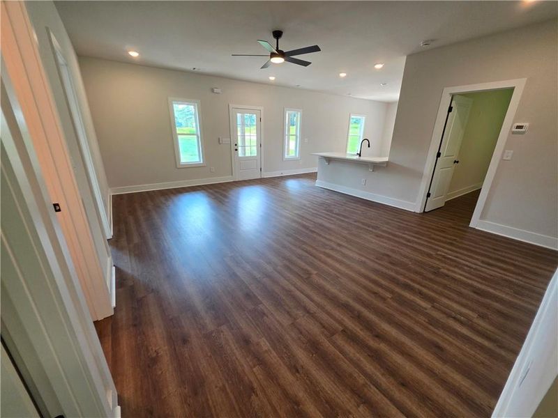 Spacious, unfurnished interior of a new home in , Dallas (Image 14).