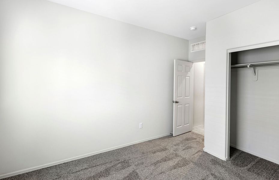 Spacious, unfurnished interior of a new home in Copper Falls, Buckeye (Image 10).
