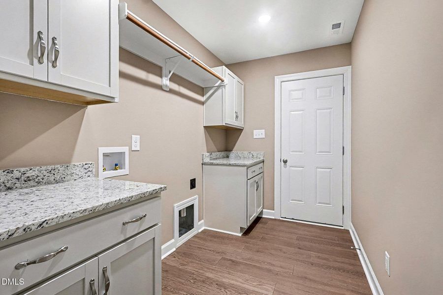 014_kv0a3506_300 014_kv0a3506_300