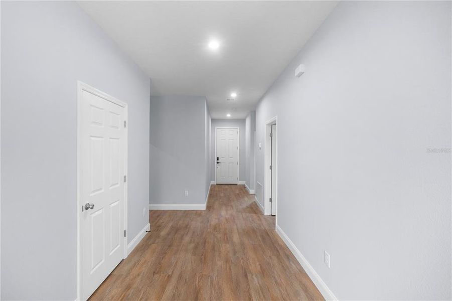 Spacious, unfurnished interior of a new home in , Deland (Image 34).