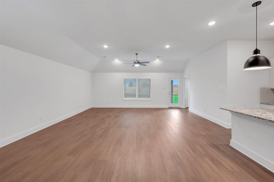 Spacious, unfurnished interior of a new home in Lago Mar, Santa Fe (Image 28).