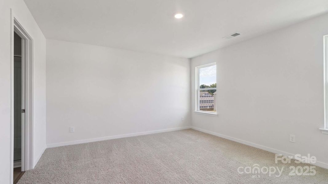 Spacious, unfurnished interior of a new home in Woodhaven at Chester, Chester (Image 11).