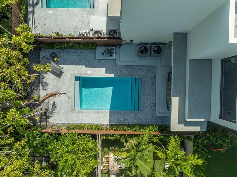 Exterior details and patio area of a home in , Miami (Image 29).