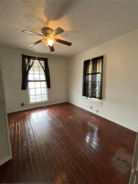 Spacious, unfurnished interior of a new home in , Mineral Wells (Image 8).