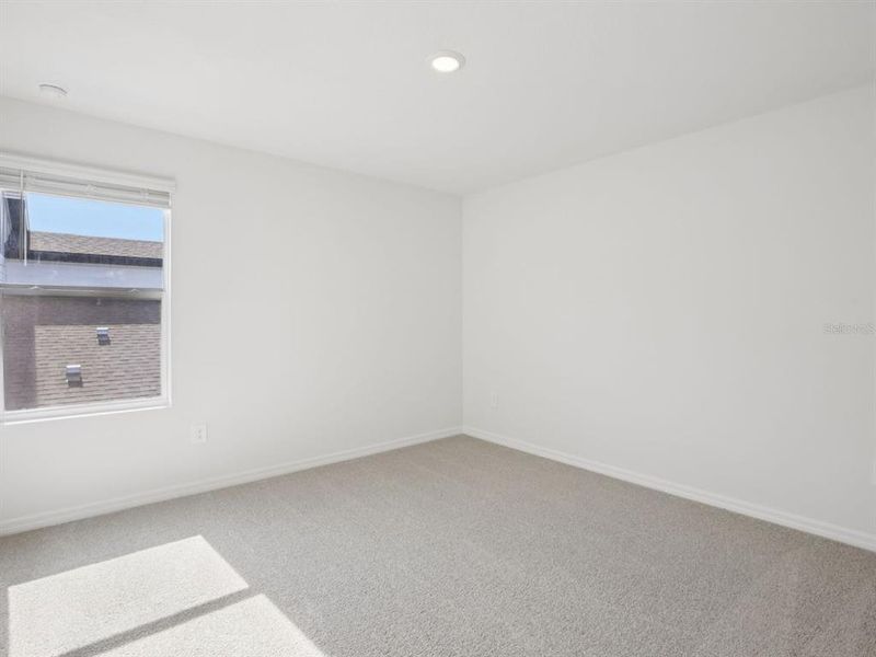 Spacious, unfurnished interior of a new home in Oakfield Trails - Premier Series, Parrish (Image 35).