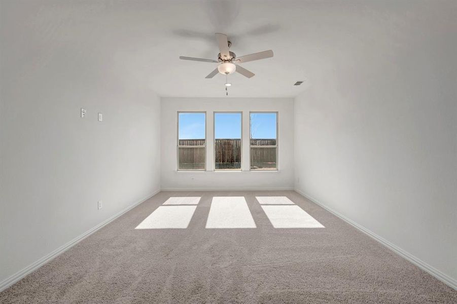 Spacious, unfurnished interior of a new home in Lily Creek at Sutton Fields, Aubrey (Image 25).