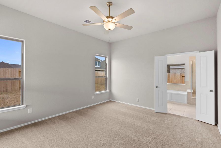 Spacious, unfurnished interior of a new home in Escondido, Magnolia (Image 24).
