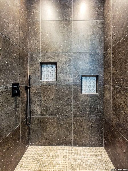 Close-up of interior finishes inside a home in , Eagle Pass (Image 12).