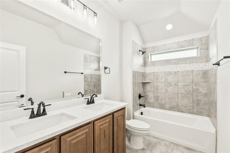 Furnished interior view inside a new home in Liberty, Melissa (Image 8).