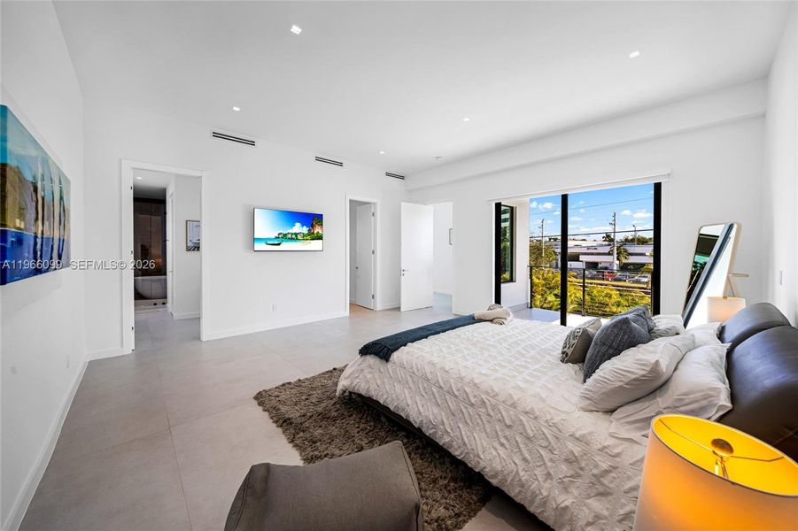 Furnished interior view inside a new home in , Miami (Image 57).