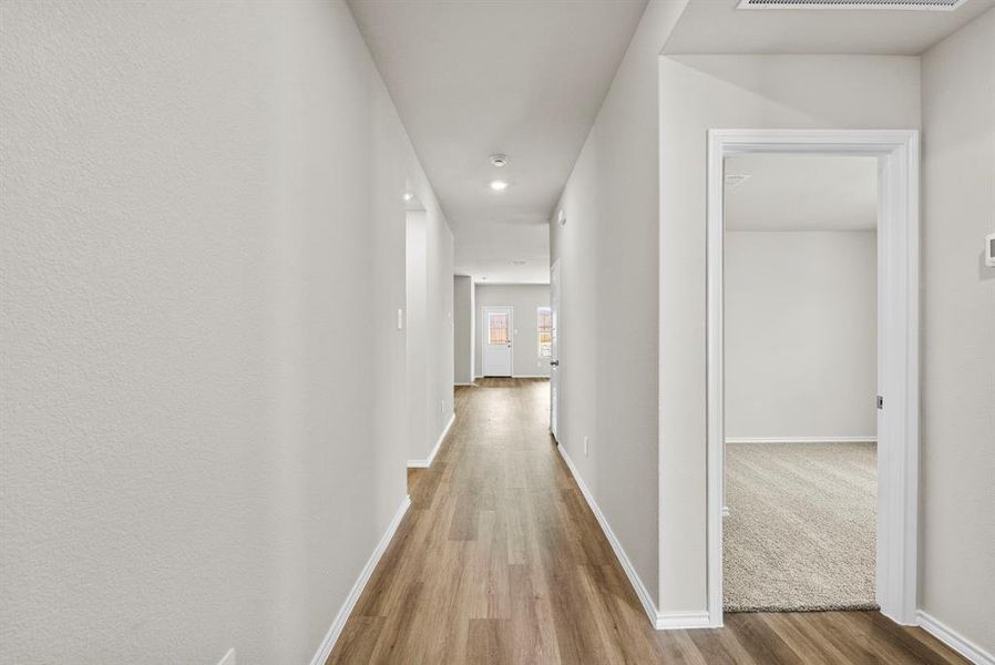 Spacious, unfurnished interior of a new home in Sunnycreek, Crowley (Image 12).