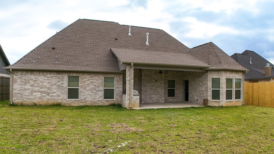 Exterior details and patio area of a home in , Lumberton (Image 20).