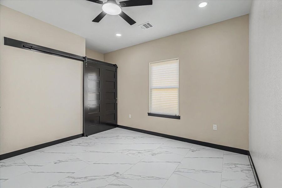 Spacious, unfurnished interior of a new home in , Houston (Image 25).