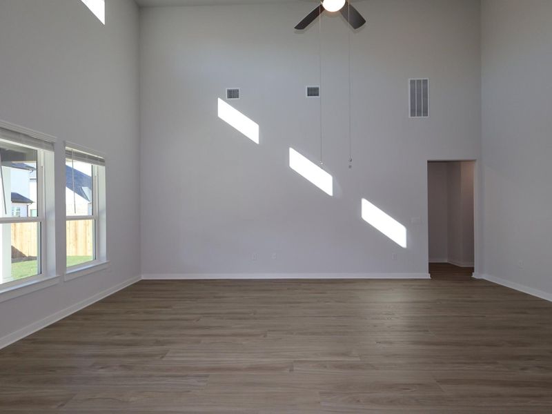 Spacious, unfurnished interior of a new home in Barksdale, Leander (Image 25).